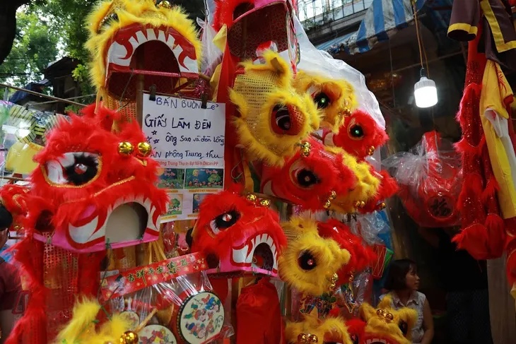 Phố Hàng Mã vui như trẩy hội đón Tết Trung thu - Ảnh 2. Phố Hàng Mã vui như trẩy hội đón Tết Trung thu - Ảnh 2.