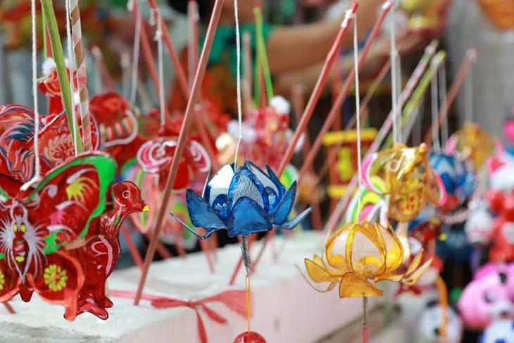 Phố Hàng Mã vui như trẩy hội đón Tết Trung thu - Ảnh 5. Phố Hàng Mã vui như trẩy hội đón Tết Trung thu - Ảnh 5.