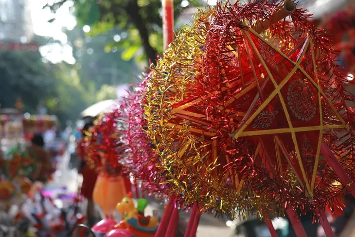 Phố Hàng Mã vui như trẩy hội đón Tết Trung thu - Ảnh 1. Phố Hàng Mã vui như trẩy hội đón Tết Trung thu - Ảnh 1.