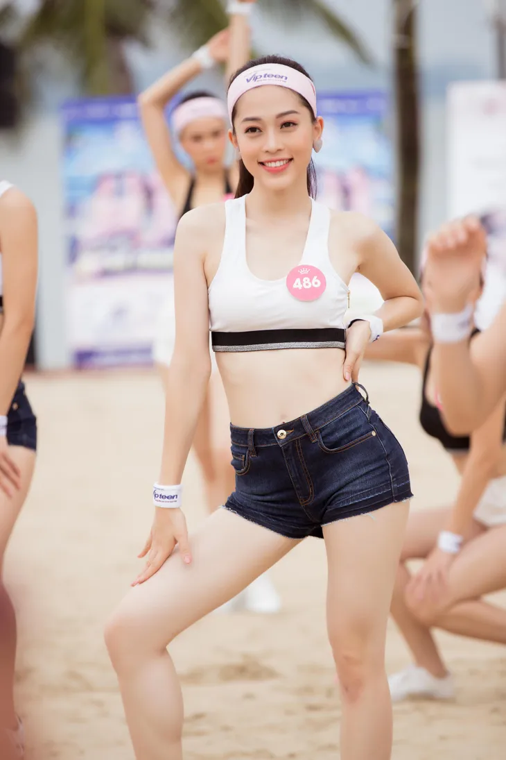 Hành trình từ sinh viên xinh đẹp, giỏi giang đến Á hậu 1 Hoa hậu Việt Nam 2018 của Bùi Phương Nga - Ảnh 9. Hành trình từ sinh viên xinh đẹp, giỏi giang đến Á hậu 1 Hoa hậu Việt Nam 2018 của Bùi Phương Nga - Ảnh 9.
