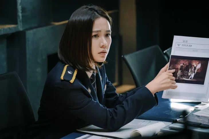Giải mã hai thái cực đối lập Son Ye-jin và Hyun Bin trong Cuộc đàm phán sinh tử - Ảnh 1. Giải mã hai thái cực đối lập Son Ye-jin và Hyun Bin trong Cuộc đàm phán sinh tử - Ảnh 1.