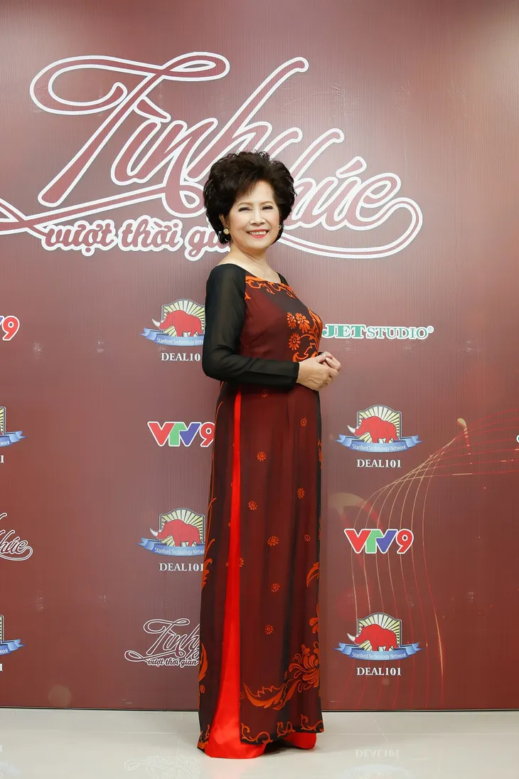 Danh ca Phương Dung da diết nhớ về ngày cưới trên sân khấu - Ảnh 1. Danh ca Phương Dung da diết nhớ về ngày cưới trên sân khấu - Ảnh 1.