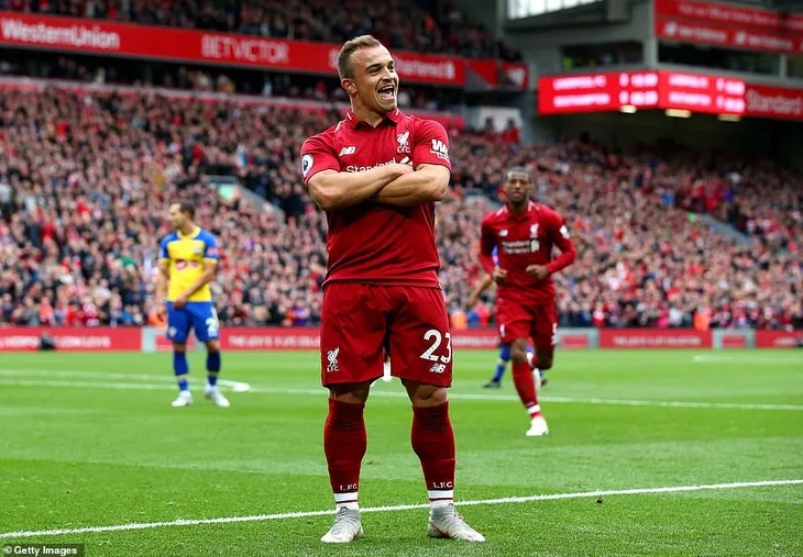 VIDEO Liverpool 3-0 Southampton: Chiến thắng thứ 6 liên tiếp để lấy lại ngôi đầu - Ảnh 2. VIDEO Liverpool 3-0 Southampton: Chiến thắng thứ 6 liên tiếp để lấy lại ngôi đầu - Ảnh 2.