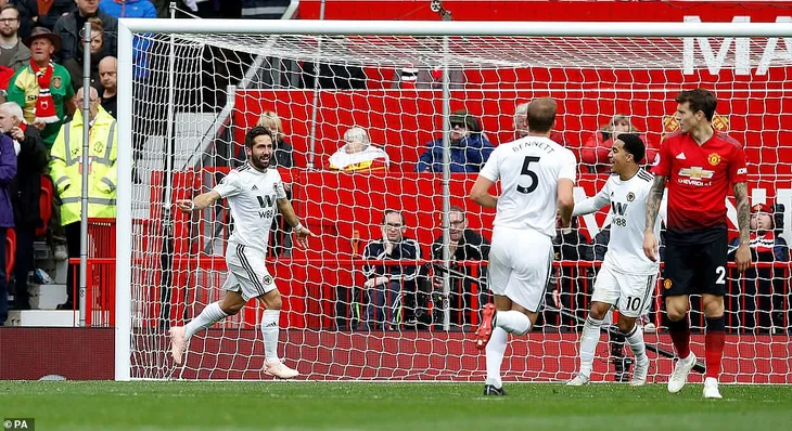 Manchester United 1-1 Wolverhampton: Người hùng và tội đồ Pogba! - Ảnh 3. Manchester United 1-1 Wolverhampton: Người hùng và tội đồ Pogba! - Ảnh 3.