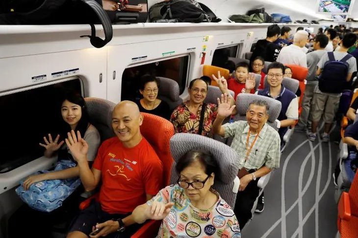 Trải nghiệm tàu cao tốc Hong Kong - Trung Quốc lục địa - Ảnh 5. Trải nghiệm tàu cao tốc Hong Kong - Trung Quốc lục địa - Ảnh 5.