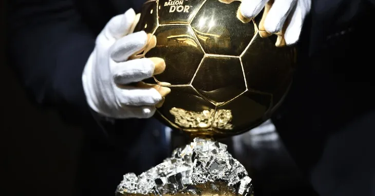 France Football sẽ trao danh hiệu Quả bóng vàng nữ từ năm 2018 - Ảnh 1. France Football sẽ trao danh hiệu Quả bóng vàng nữ từ năm 2018 - Ảnh 1.