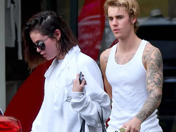 Selena Gomez tạm dừng sử dụng mạng xã hội - Ảnh 2. Selena Gomez tạm dừng sử dụng mạng xã hội - Ảnh 2.