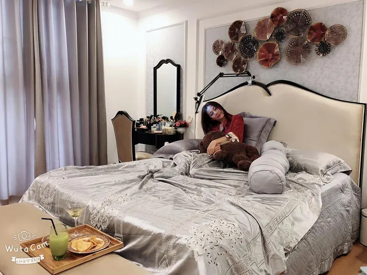 Ngắm không gian sống sang trọng của diễn viên Quỳnh búp bê - Ảnh 4. Ngắm không gian sống sang trọng của diễn viên Quỳnh búp bê - Ảnh 4.