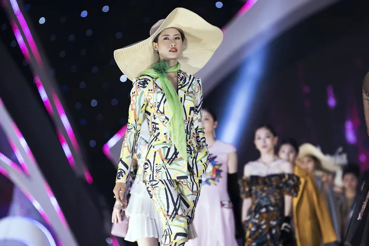 Top 3 Người đẹp thời trang, Người đẹp tài năng của Hoa hậu Việt Nam 2018 - Ảnh 8. Top 3 Người đẹp thời trang, Người đẹp tài năng của Hoa hậu Việt Nam 2018 - Ảnh 8.