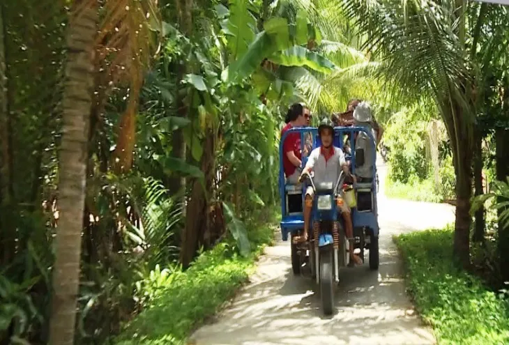 Du lịch dưới tán dừa - Tour khám phá mới ở miền Tây - Ảnh 1. Du lịch dưới tán dừa - Tour khám phá mới ở miền Tây - Ảnh 1.
