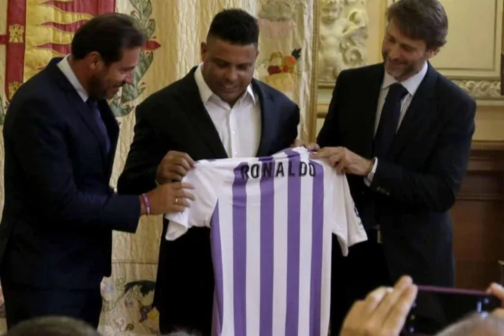 Ronaldo “béo” chính thức sở hữu CLB Real Valladolid - Ảnh 1. Ronaldo “béo” chính thức sở hữu CLB Real Valladolid - Ảnh 1.