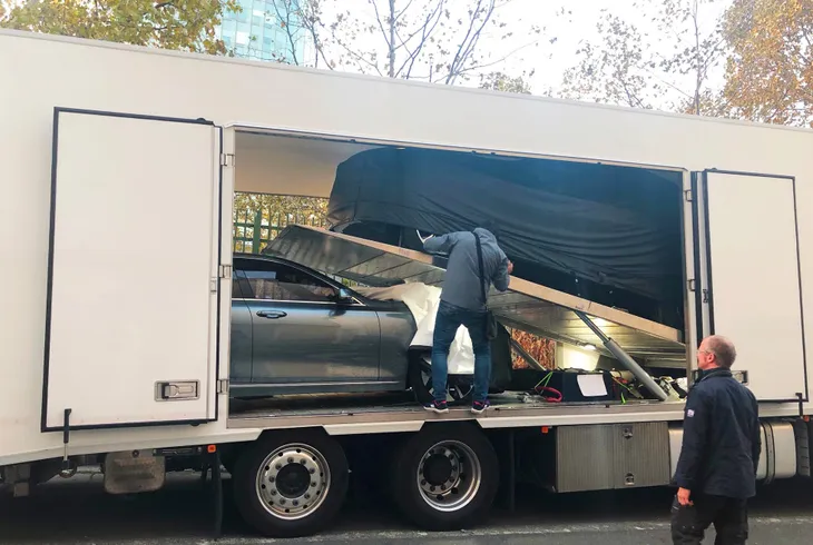 Xe VinFast được di chuyển từ Ý tới Paris Motor Show - Ảnh 5. Xe VinFast được di chuyển từ Ý tới Paris Motor Show - Ảnh 5.