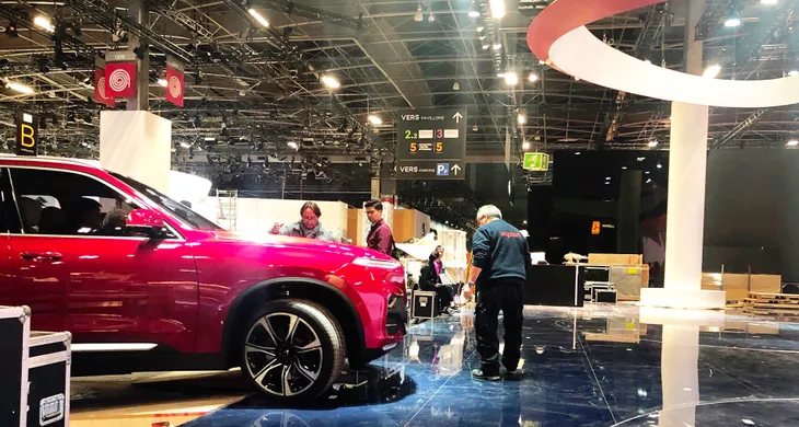 Xe VinFast được di chuyển từ Ý tới Paris Motor Show - Ảnh 9. Xe VinFast được di chuyển từ Ý tới Paris Motor Show - Ảnh 9.