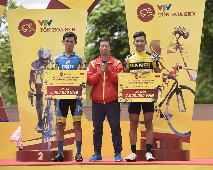 ẢNH: Những khoảnh khắc ấn tượng chặng 3 Giải xe đạp quốc tế VTV Cup Tôn Hoa Sen 2018 - Thanh Hoá đi Nghệ An - Ảnh 13. ẢNH: Những khoảnh khắc ấn tượng chặng 3 Giải xe đạp quốc tế VTV Cup Tôn Hoa Sen 2018 - Thanh Hoá đi Nghệ An - Ảnh 13.