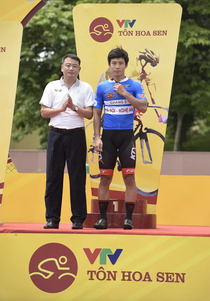 ẢNH: Những khoảnh khắc ấn tượng chặng 3 Giải xe đạp quốc tế VTV Cup Tôn Hoa Sen 2018 - Thanh Hoá đi Nghệ An - Ảnh 15. ẢNH: Những khoảnh khắc ấn tượng chặng 3 Giải xe đạp quốc tế VTV Cup Tôn Hoa Sen 2018 - Thanh Hoá đi Nghệ An - Ảnh 15.
