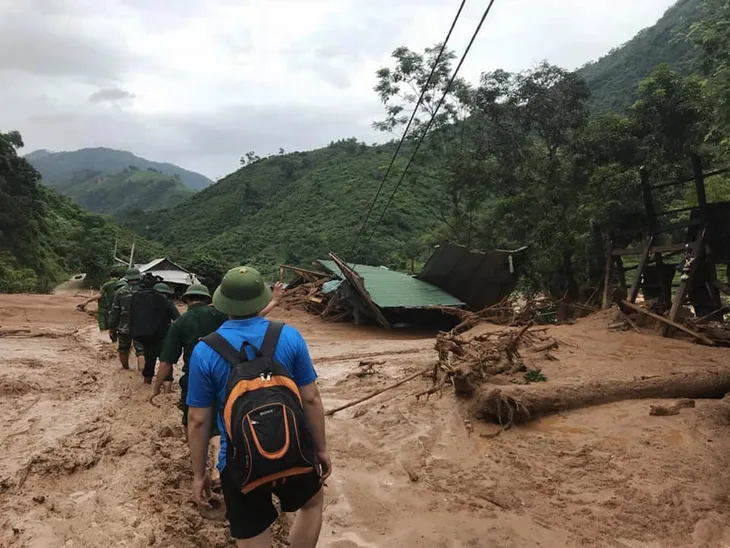 Thanh Hóa: Huyện Mường Lát tan hoang sau mưa lũ, sạt lở - Ảnh 5. Thanh Hóa: Huyện Mường Lát tan hoang sau mưa lũ, sạt lở - Ảnh 5.
