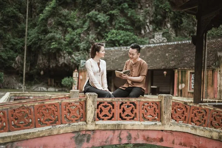 MC Thụy Vân, Hạnh Phúc lần đầu khoe giọng hát quan họ ngọt lịm - Ảnh 1. MC Thụy Vân, Hạnh Phúc lần đầu khoe giọng hát quan họ ngọt lịm - Ảnh 1.