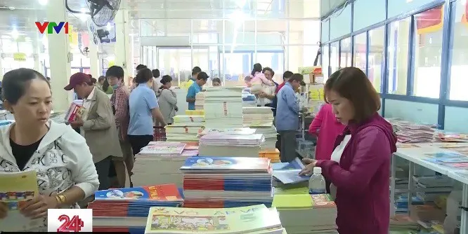 “Một chương trình, nhiều bộ sách giáo khoa” cần xây dựng từ gốc - Ảnh 1. “Một chương trình, nhiều bộ sách giáo khoa” cần xây dựng từ gốc - Ảnh 1.