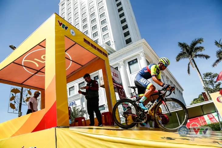 ẢNH: Những khoảnh khắc ấn tượng chặng 5 Giải xe đạp quốc tế VTV Cup Tôn Hoa Sen 2018 - Ảnh 1. ẢNH: Những khoảnh khắc ấn tượng chặng 5 Giải xe đạp quốc tế VTV Cup Tôn Hoa Sen 2018 - Ảnh 1.