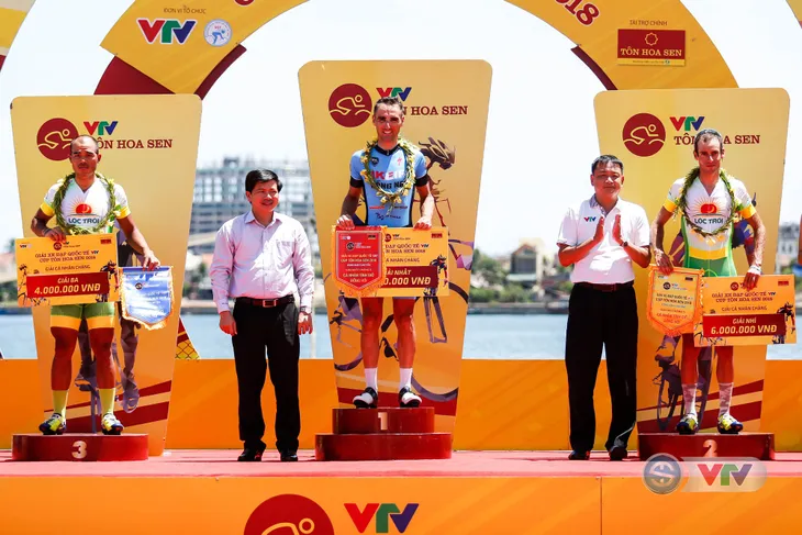 ẢNH: Những khoảnh khắc ấn tượng chặng 5 Giải xe đạp quốc tế VTV Cup Tôn Hoa Sen 2018 - Ảnh 14. ẢNH: Những khoảnh khắc ấn tượng chặng 5 Giải xe đạp quốc tế VTV Cup Tôn Hoa Sen 2018 - Ảnh 14.
