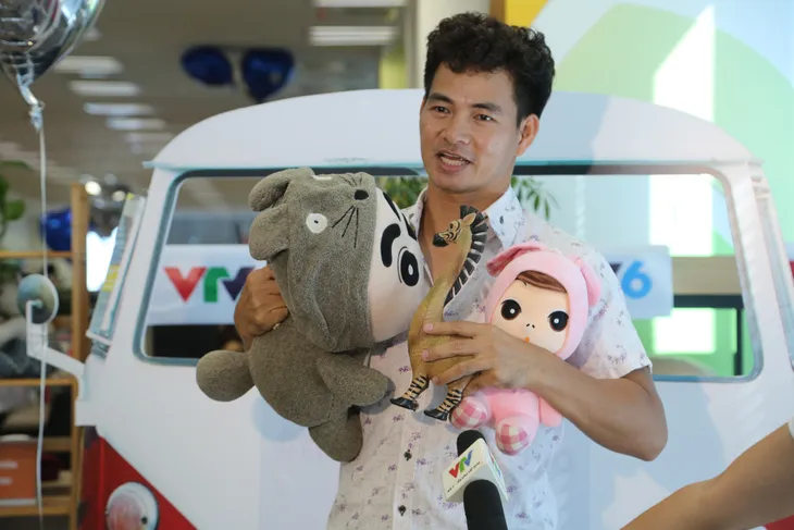 Tự Long: Tôi muốn mang đến một Trung thu ý nghĩa cho trẻ em nghèo - Ảnh 4. Tự Long: Tôi muốn mang đến một Trung thu ý nghĩa cho trẻ em nghèo - Ảnh 4.