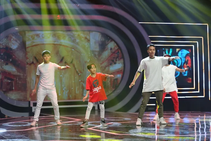 VTV Awards 2018: Hé lộ hình ảnh thảm đỏ và sân khấu trước giờ G - Ảnh 2. VTV Awards 2018: Hé lộ hình ảnh thảm đỏ và sân khấu trước giờ G - Ảnh 2.