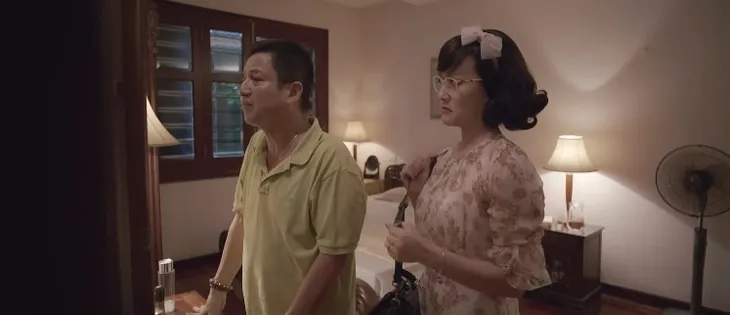 Yêu thì ghét thôi - Tập 4: Ông Quang tỉnh bơ khi bà Diễm có ý thả thính trai đẹp - Ảnh 2. Yêu thì ghét thôi - Tập 4: Ông Quang tỉnh bơ khi bà Diễm có ý thả thính trai đẹp - Ảnh 2.