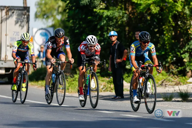 ẢNH: Những khoảnh khắc ấn tượng chặng 6 Giải xe đạp quốc tế VTV Cup Tôn Hoa Sen 2018 - Ảnh 3. ẢNH: Những khoảnh khắc ấn tượng chặng 6 Giải xe đạp quốc tế VTV Cup Tôn Hoa Sen 2018 - Ảnh 3.