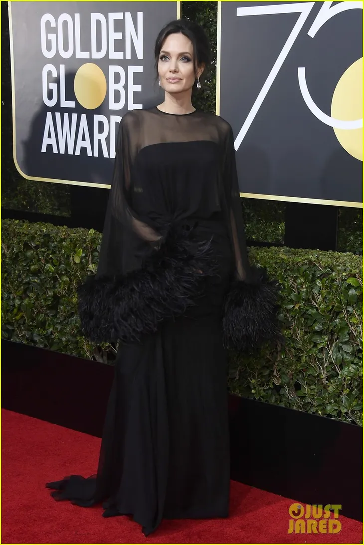Quả cầu vàng 2018: Angelina Jolie rạng ngời bên con trai nuôi người Việt - Ảnh 1. Quả cầu vàng 2018: Angelina Jolie rạng ngời bên con trai nuôi người Việt - Ảnh 1.