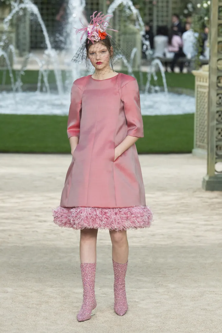 Mê mệt với những thiết kế bay bổng của Chanel - Ảnh 11. Mê mệt với những thiết kế bay bổng của Chanel - Ảnh 11.