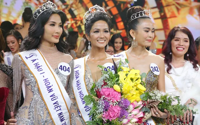 H’Hen Niê và cú lội ngược dòng lên ngôi Hoa hậu Hoàn vũ Việt Nam 2017 - Ảnh 1. H’Hen Niê và cú lội ngược dòng lên ngôi Hoa hậu Hoàn vũ Việt Nam 2017 - Ảnh 1.