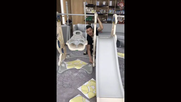 Huỳnh Hiểu Minh tự tay xây sân chơi cho con trai - Ảnh 2. Huỳnh Hiểu Minh tự tay xây sân chơi cho con trai - Ảnh 2.