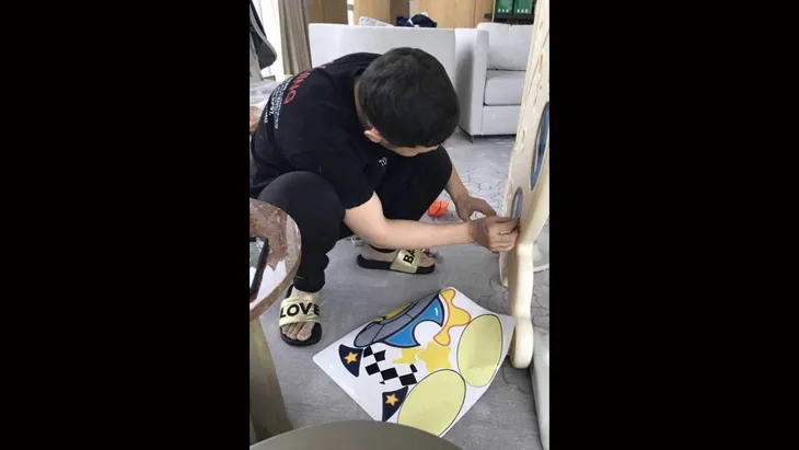 Huỳnh Hiểu Minh tự tay xây sân chơi cho con trai - Ảnh 3. Huỳnh Hiểu Minh tự tay xây sân chơi cho con trai - Ảnh 3.