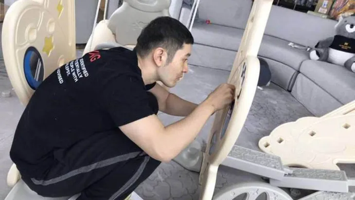 Huỳnh Hiểu Minh tự tay xây sân chơi cho con trai - Ảnh 6. Huỳnh Hiểu Minh tự tay xây sân chơi cho con trai - Ảnh 6.