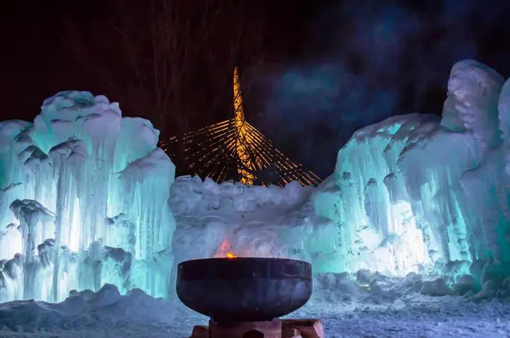 Chiêm ngưỡng lâu đài băng tại Winnipeg - Ảnh 3. Chiêm ngưỡng lâu đài băng tại Winnipeg - Ảnh 3.