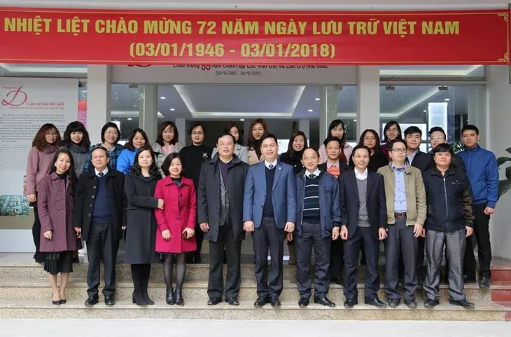 Báo Điện tử Chính phủ thăm Cục Văn thư và Lưu trữ Nhà nước - Ảnh 1.