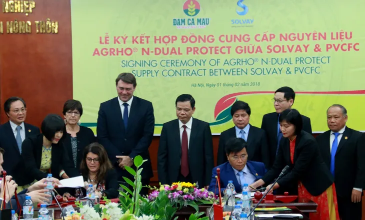Đạm Cà Mau hợp tác dài hạn với Tập đoàn Solvay của Bỉ - Ảnh 1.