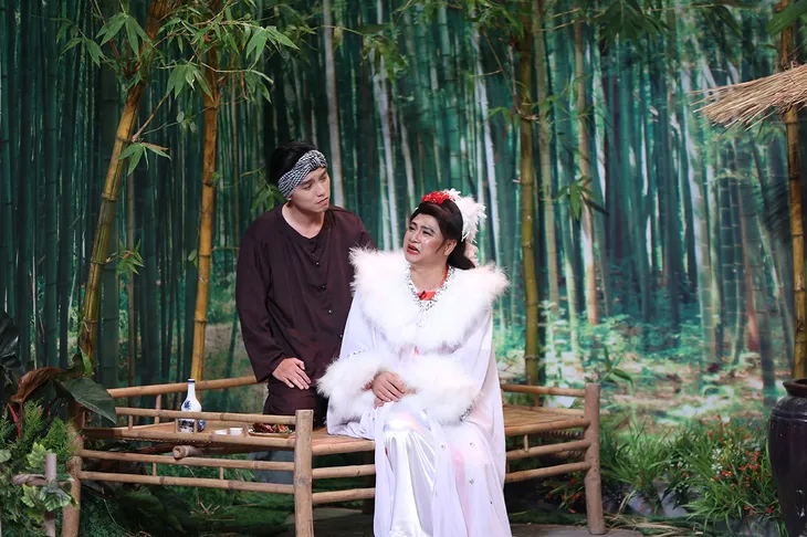 Tạm quên Nhã Phương, Trường Giang bạo dạn âu yếm Ái Phương ở Ơn giời! Cậu đây rồi! - Ảnh 4. Tạm quên Nhã Phương, Trường Giang bạo dạn âu yếm Ái Phương ở Ơn giời! Cậu đây rồi! - Ảnh 4.