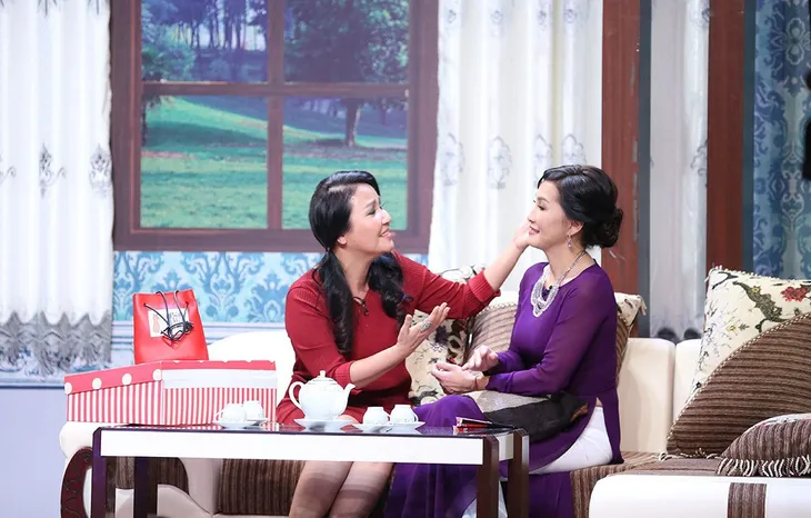 Tạm quên Nhã Phương, Trường Giang bạo dạn âu yếm Ái Phương ở Ơn giời! Cậu đây rồi! - Ảnh 5. Tạm quên Nhã Phương, Trường Giang bạo dạn âu yếm Ái Phương ở Ơn giời! Cậu đây rồi! - Ảnh 5.