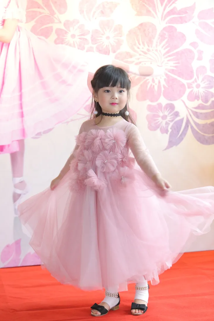 110 diễn viên nhí tham gia Gala vũ kịch Kẹp hạt Dẻ - Ảnh 2. 110 diễn viên nhí tham gia Gala vũ kịch Kẹp hạt Dẻ - Ảnh 2.