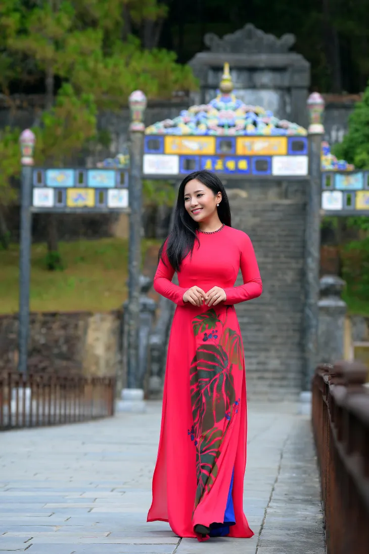 Ca sĩ 9X Bạch Trà vinh dự hát trong Vang mãi giai điệu Tổ quốc - Ảnh 3. Ca sĩ 9X Bạch Trà vinh dự hát trong Vang mãi giai điệu Tổ quốc - Ảnh 3.