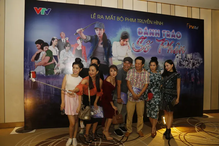Sau Cả một đời ân oán, Lan Phương tiếp tục lụy tình trong Đánh tráo số phận - Ảnh 10. Sau Cả một đời ân oán, Lan Phương tiếp tục lụy tình trong Đánh tráo số phận - Ảnh 10.