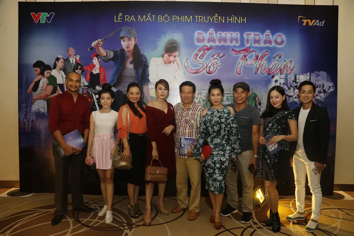 Sau Cả một đời ân oán, Lan Phương tiếp tục lụy tình trong Đánh tráo số phận - Ảnh 9. Sau Cả một đời ân oán, Lan Phương tiếp tục lụy tình trong Đánh tráo số phận - Ảnh 9.