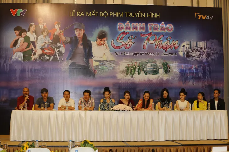 Sau Cả một đời ân oán, Lan Phương tiếp tục lụy tình trong Đánh tráo số phận - Ảnh 13. Sau Cả một đời ân oán, Lan Phương tiếp tục lụy tình trong Đánh tráo số phận - Ảnh 13.