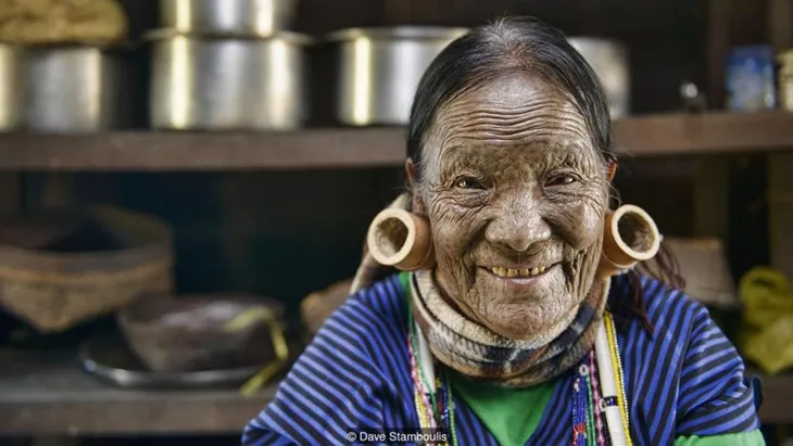 Những phụ nữ “mặt hổ” cuối cùng ở Myanmar - Ảnh 3. Những phụ nữ “mặt hổ” cuối cùng ở Myanmar - Ảnh 3.