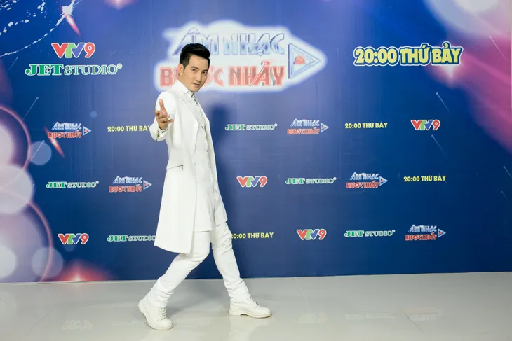 Quản lý bất ngờ tiết lộ Nguyễn Phi Hùng yêu ai cũng... bị đá - Ảnh 2. Quản lý bất ngờ tiết lộ Nguyễn Phi Hùng yêu ai cũng... bị đá - Ảnh 2.