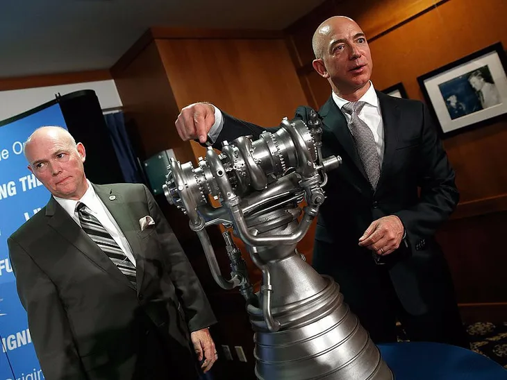 Jeff Bezos: Giàu nhất hành tinh song vẫn rửa bát giúp vợ mỗi tối - Ảnh 13. Jeff Bezos: Giàu nhất hành tinh song vẫn rửa bát giúp vợ mỗi tối - Ảnh 13.