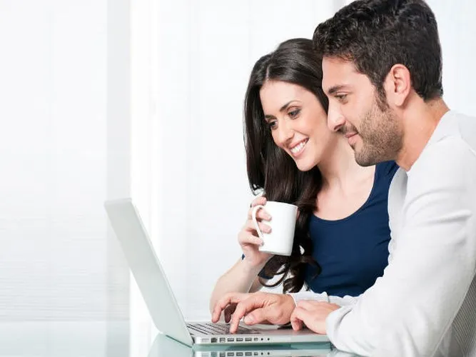 Những lý do khiến bạn nên hẹn hò với người cùng nghề - Ảnh 1. Những lý do khiến bạn nên hẹn hò với người cùng nghề - Ảnh 1.