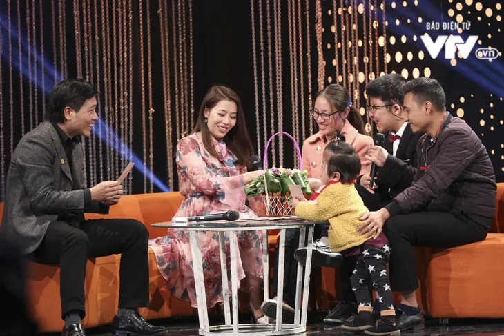 Gala Điều ước thứ 7: NSƯT Quốc Tuấn tiết lộ sai điểm thi của bé Bôm - Ảnh 1. Gala Điều ước thứ 7: NSƯT Quốc Tuấn tiết lộ sai điểm thi của bé Bôm - Ảnh 1.