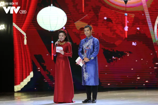 Mỹ Dung - Trương Thế Vinh hóa cặp đôi MC ăn ý trong Gala Cười 2018 - Ảnh 3. Mỹ Dung - Trương Thế Vinh hóa cặp đôi MC ăn ý trong Gala Cười 2018 - Ảnh 3.
